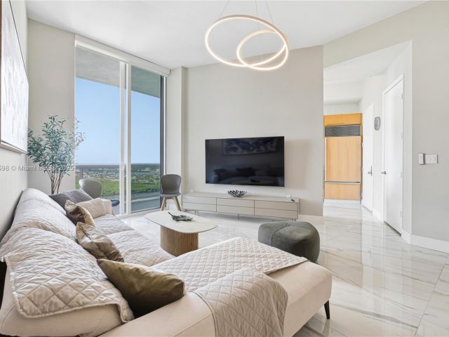 Apartment for sale  Unit #3705 - photo 6633640