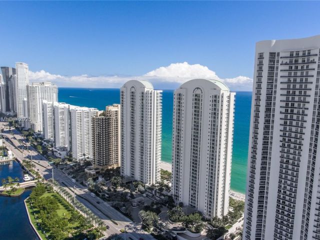 Apartment for sale  Unit #3705 - photo 6633642