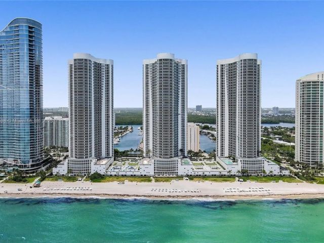 Apartment for sale  Unit #3705 - photo 6633644