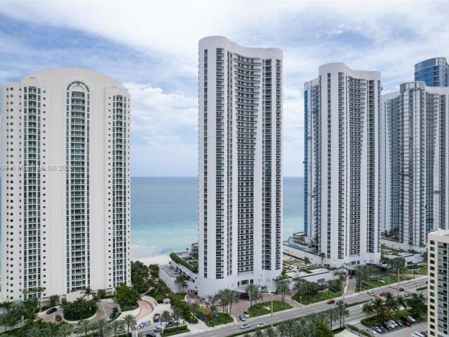 Apartment for sale  Unit #3705 - photo 6633645