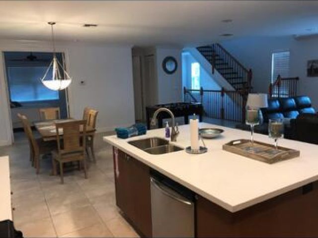 Home for rent at 519 SW 5th Avenue 519a - photo 6642565