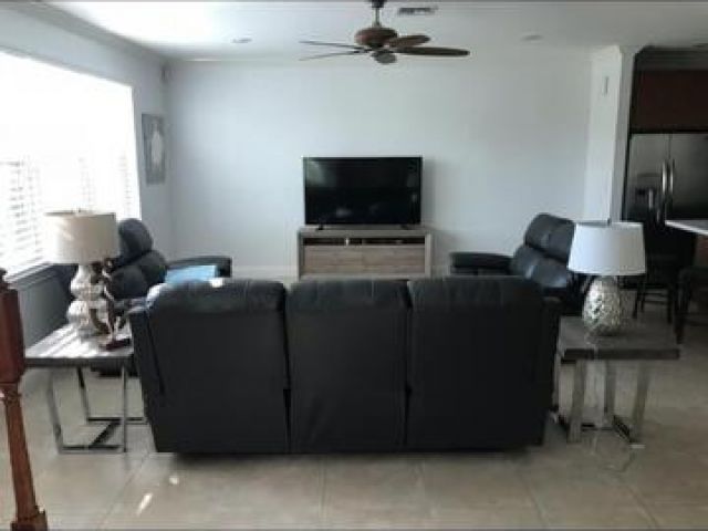 Home for rent at 519 SW 5th Avenue 519a - photo 6642566