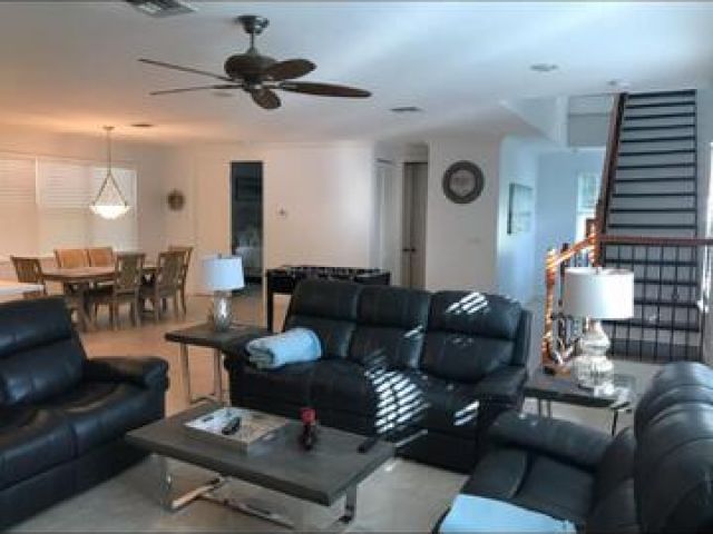 Home for rent at 519 SW 5th Avenue 519a - photo 6642567