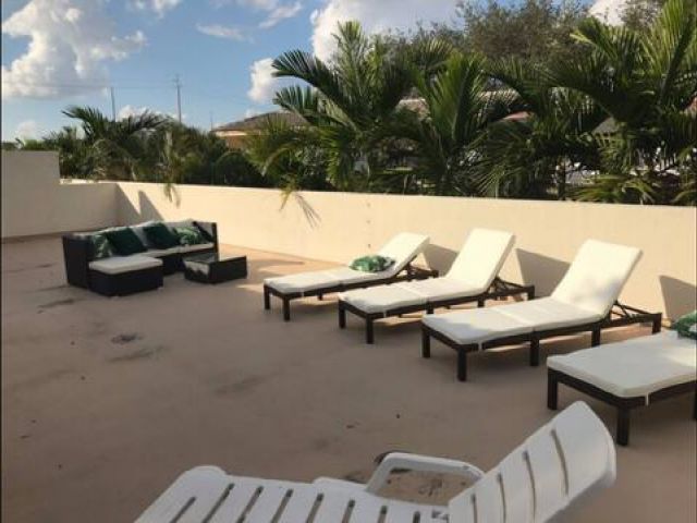 Home for rent at 519 SW 5th Avenue 519a - photo 6642577