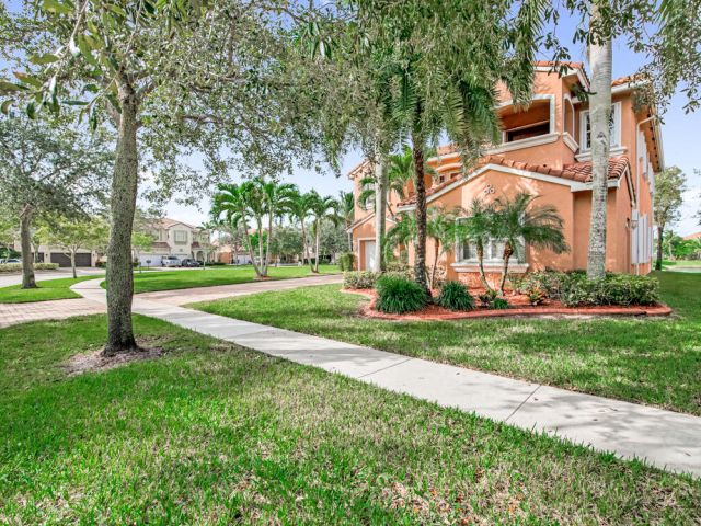 Home for sale at 514 Cresta Circle - photo 6677501