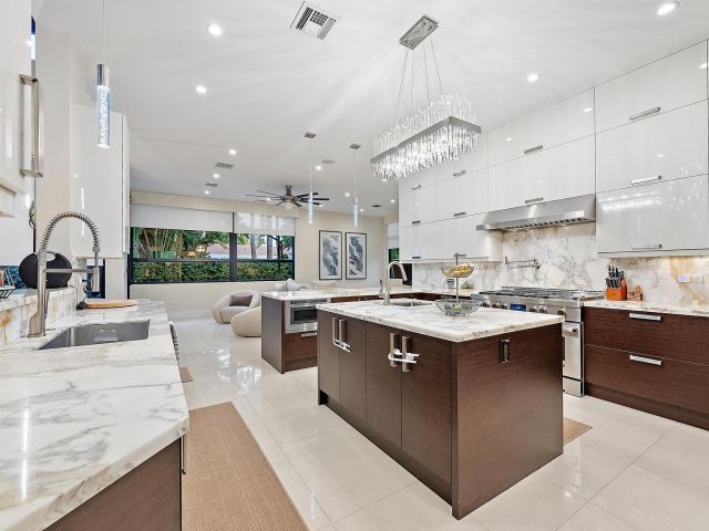 Home for sale at 2832 NE 21st Court - photo 6642549