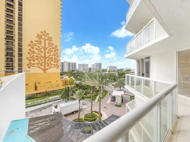 2-bedroom condo for sale in Sunny Isles Beach - 16425 Collins Ave 512 - MondialRealty