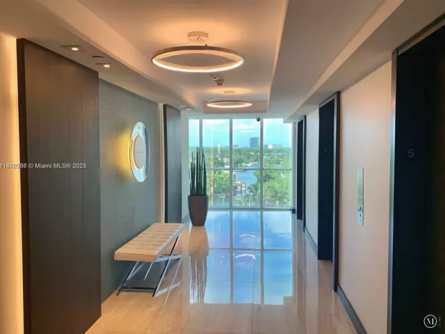 2-bedroom condo for sale in Sunny Isles Beach - 16425 Collins Ave 512 - MondialRealty