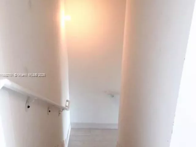 2-bedroom condo for rent in Sunny Isles Beach - 400 Sunny Isles Blvd 1621 - MondialRealty