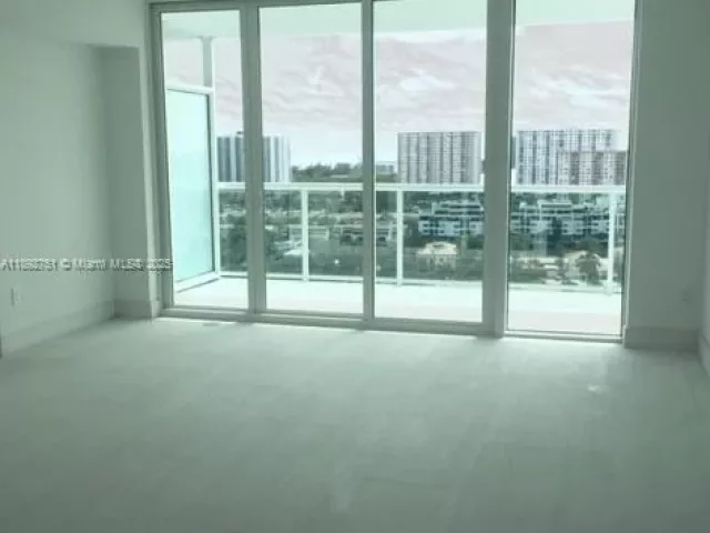 2-bedroom condo for rent in Sunny Isles Beach - 400 Sunny Isles Blvd 1621 - MondialRealty