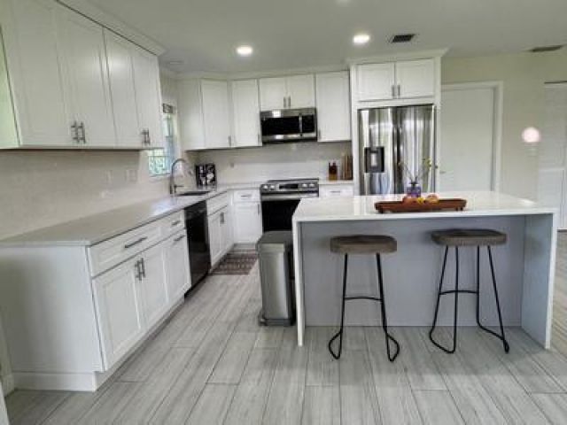 Home for sale at 3127 Lakeview Boulevard - photo 6634837