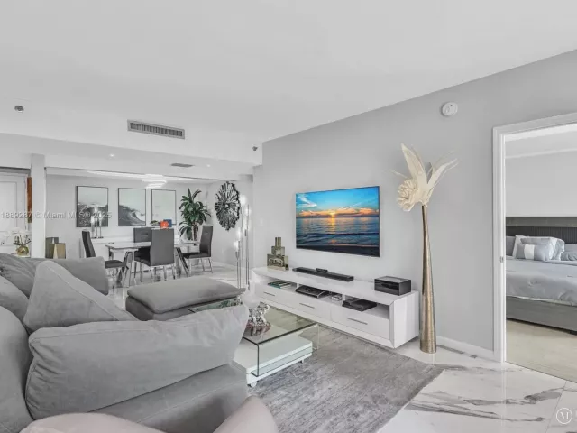 Apartment for sale  Unit #511 - photo 6634737