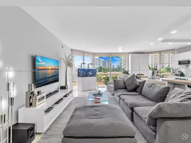 Apartment for sale  Unit #511 - photo 6634738