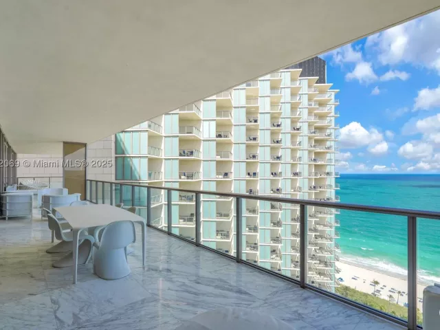 4-bedroom condo for sale in Bal Harbour - 9701 Collins Ave 2103S - MondialRealty