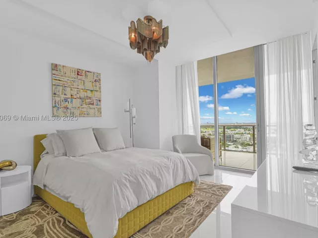 4-bedroom condo for sale in Bal Harbour - 9701 Collins Ave 2103S - MondialRealty