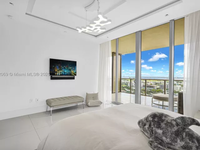 4-bedroom condo for sale in Bal Harbour - 9701 Collins Ave 2103S - MondialRealty