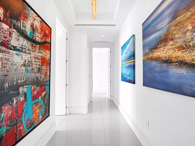 4-bedroom condo for sale in Bal Harbour - 9701 Collins Ave 2103S - MondialRealty