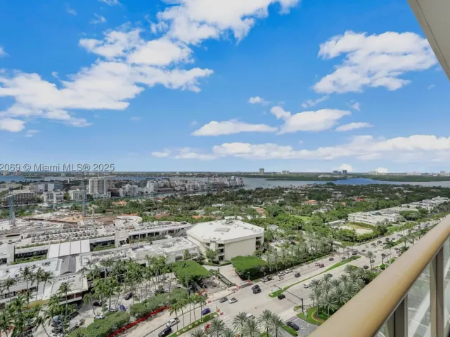 4-bedroom condo for sale in Bal Harbour - 9701 Collins Ave 2103S - MondialRealty