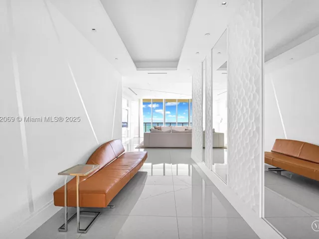 4-bedroom condo for sale in Bal Harbour - 9701 Collins Ave 2103S - MondialRealty