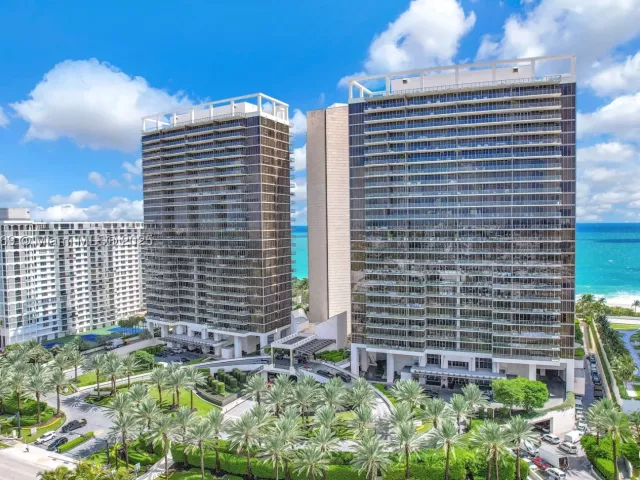 4-bedroom condo for sale in Bal Harbour - 9701 Collins Ave 2103S - MondialRealty