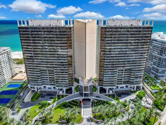 4-bedroom condo for sale in Bal Harbour - 9701 Collins Ave 2103S - MondialRealty