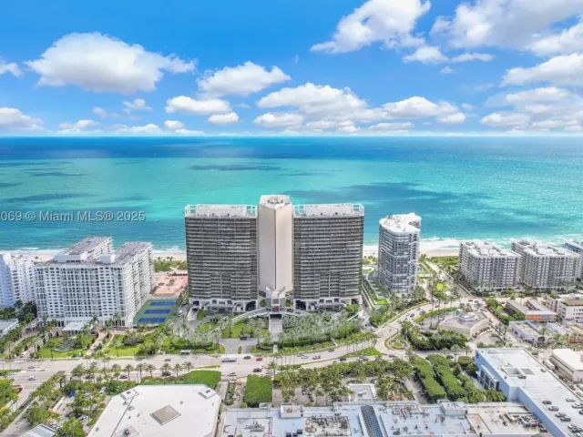 4-bedroom condo for sale in Bal Harbour - 9701 Collins Ave 2103S - MondialRealty