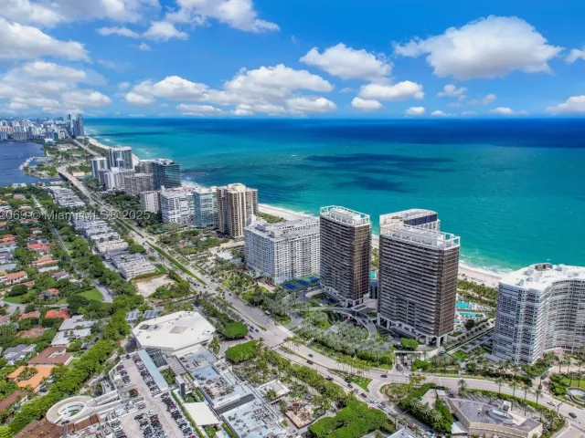 4-bedroom condo for sale in Bal Harbour - 9701 Collins Ave 2103S - MondialRealty