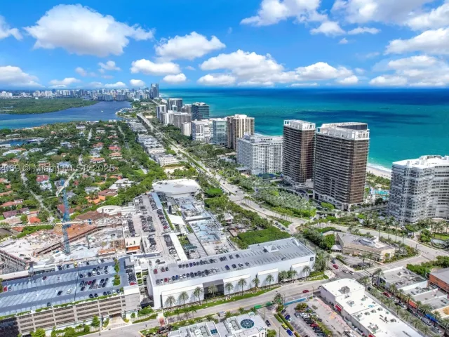 4-bedroom condo for sale in Bal Harbour - 9701 Collins Ave 2103S - MondialRealty