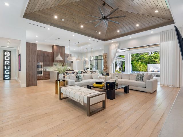 Home for sale at 501 NW 9th Street - photo 6677789