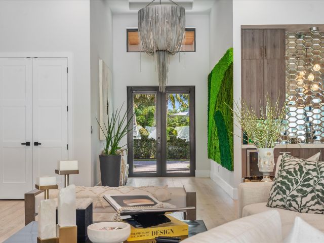 Home for sale at 501 NW 9th Street - photo 6677793