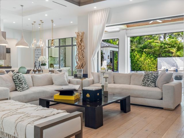 Home for sale at 501 NW 9th Street - photo 6677802