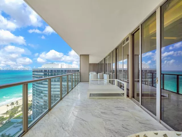 3-bedroom condo for sale in Bal Harbour - 9701 Collins Ave 2104S - MondialRealty