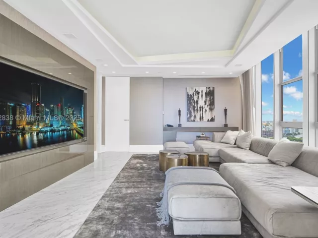 3-bedroom condo for sale in Bal Harbour - 9701 Collins Ave 2104S - MondialRealty
