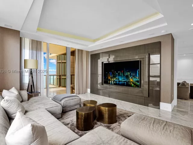 3-bedroom condo for sale in Bal Harbour - 9701 Collins Ave 2104S - MondialRealty