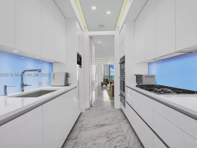 3-bedroom condo for sale in Bal Harbour - 9701 Collins Ave 2104S - MondialRealty