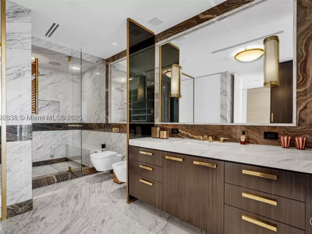 3-bedroom condo for sale in Bal Harbour - 9701 Collins Ave 2104S - MondialRealty