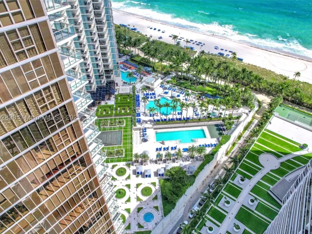 3-bedroom condo for sale in Bal Harbour - 9701 Collins Ave 2104S - MondialRealty