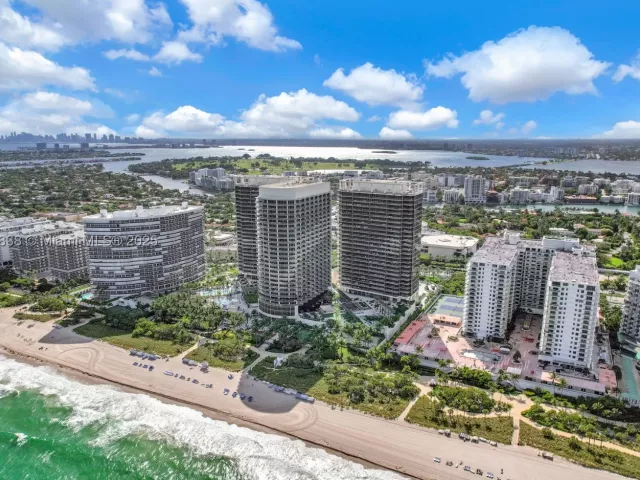 3-bedroom condo for sale in Bal Harbour - 9701 Collins Ave 2104S - MondialRealty