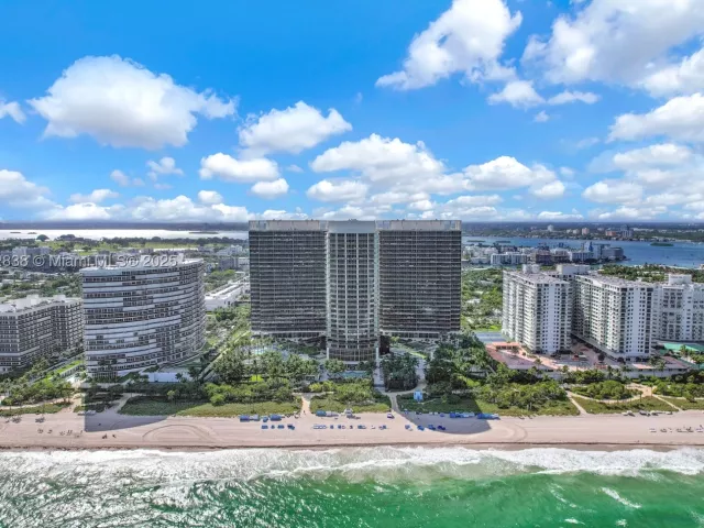 3-bedroom condo for sale in Bal Harbour - 9701 Collins Ave 2104S - MondialRealty