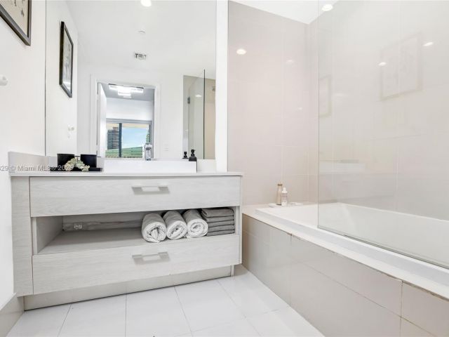 Apartment for rent  Unit #3205 - photo 6634993