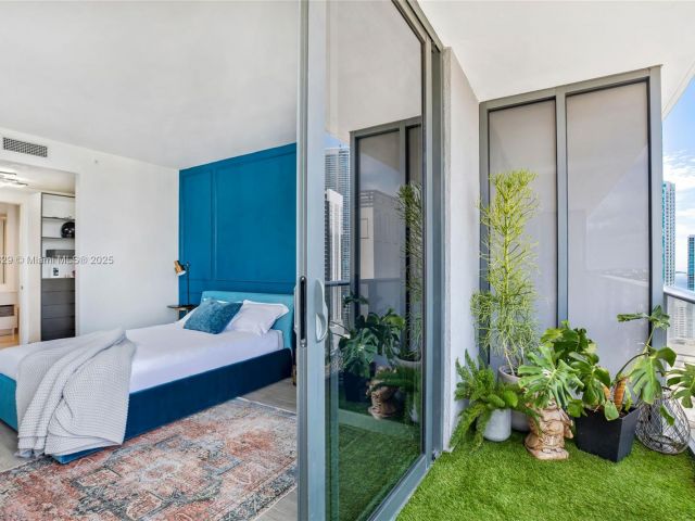 Apartment for rent  Unit #3205 - photo 6634995