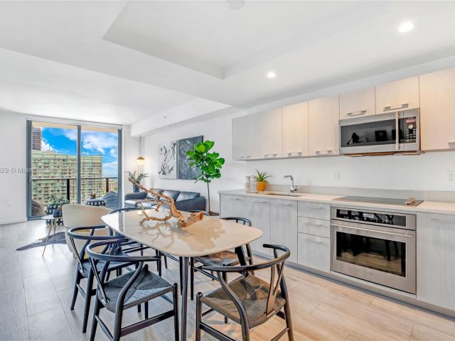 Apartment for rent  Unit #3205 - photo 6634996