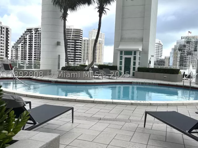 2-bedroom condo for sale in Miami - 900 Brickell Key Blvd 2602 - MondialRealty
