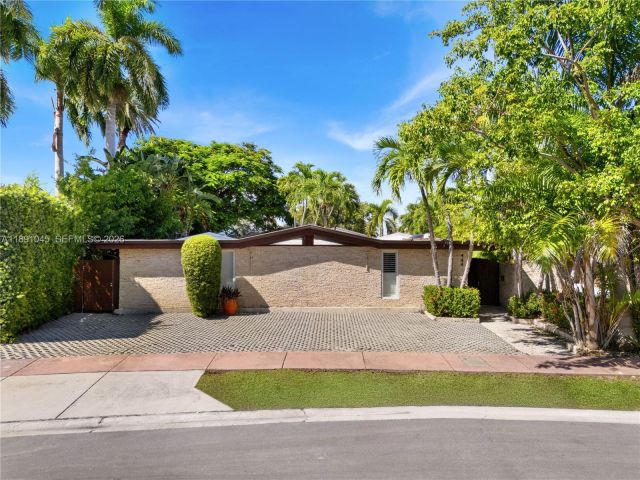 Home for sale at 444 W Rivo Alto Dr - photo 6632751