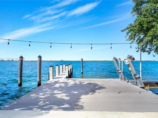 Home for sale at 444 W Rivo Alto Dr - photo 6632760