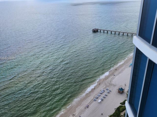 Apartment for rent  Unit #3705 - photo 6636045