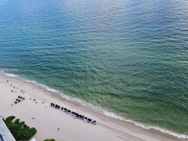 Apartment for rent  Unit #3705 - photo 6636047