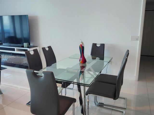 Apartment for rent  Unit #3705 - photo 6636051