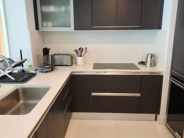 Apartment for rent  Unit #3705 - photo 6636052