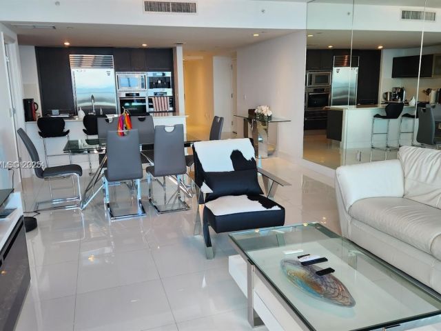 Apartment for rent  Unit #3705 - photo 6636054